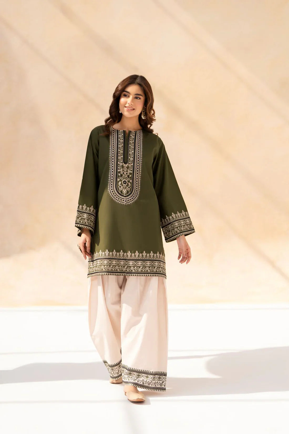 Beautiful 3 Piece Embroidery Lawn | L-103