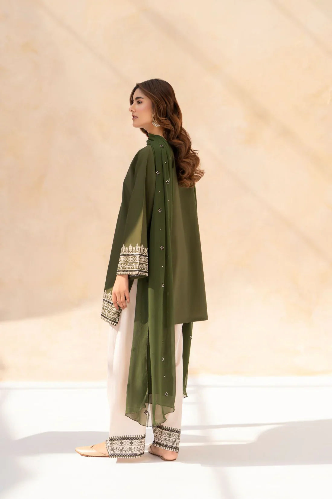 Beautiful 3 Piece Embroidery Lawn | L-103