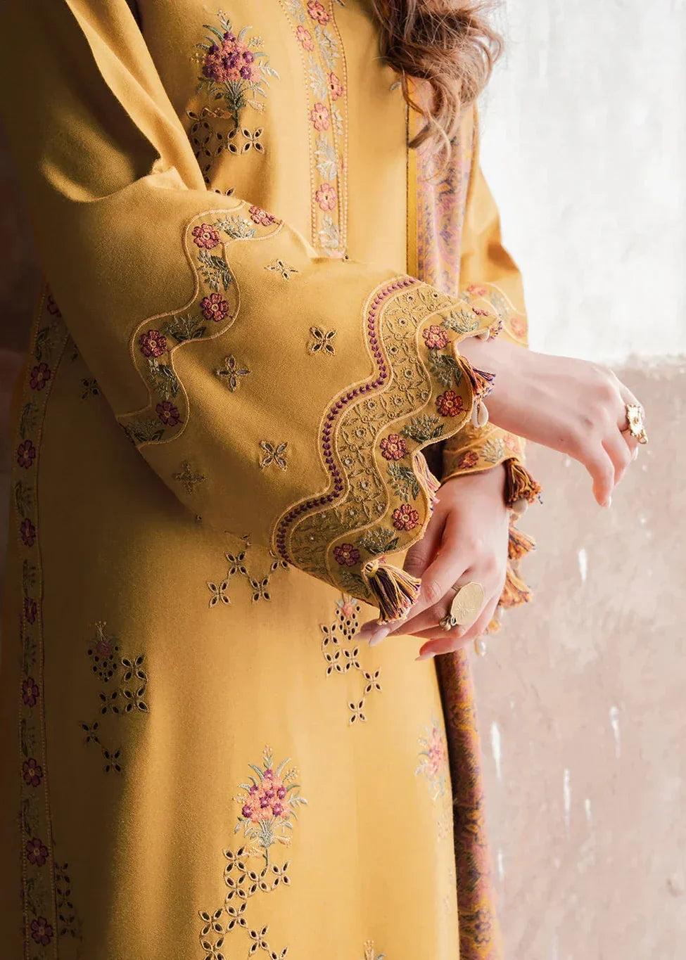 Izel-3PC Lawn Embroidered |E75